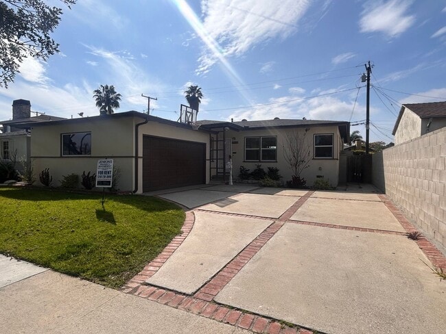 Building Photo - 13215