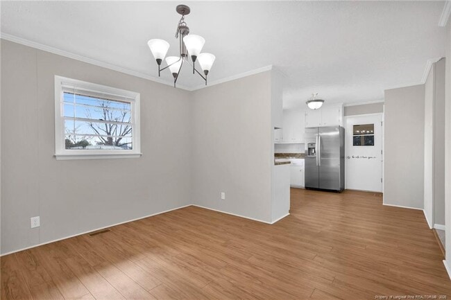 Building Photo - 409 College Dr