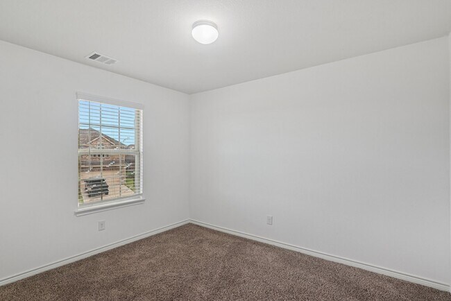 Building Photo - 1025 Indigo Ln
