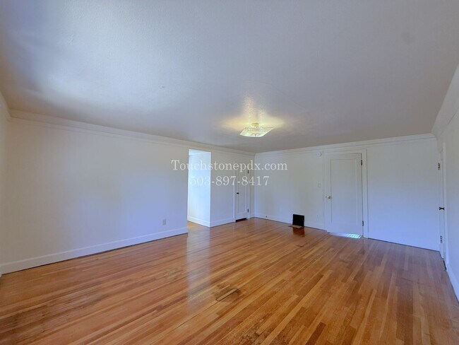 Building Photo - 1401 SE 130th Ave
