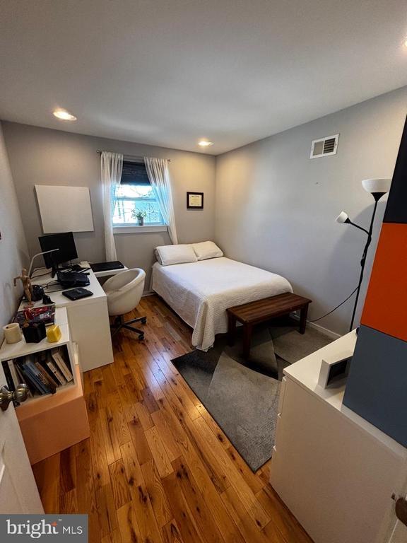 Building Photo - 2633 Earp St