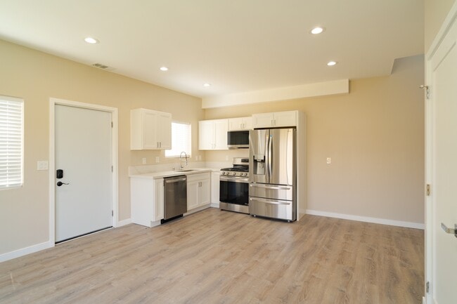 Building Photo - 5041 Art St