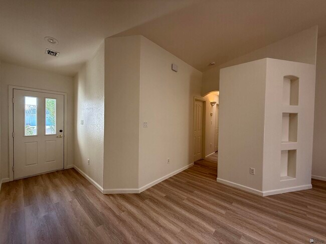 Building Photo - 10723 E 34th St