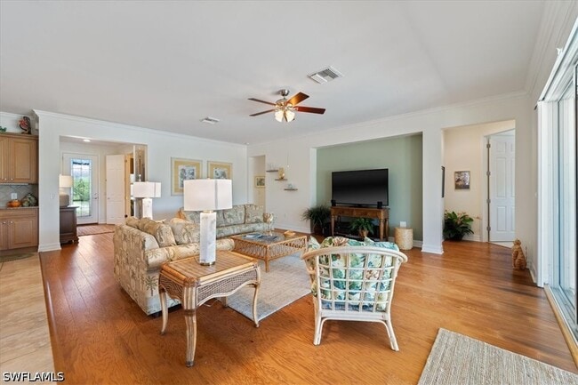 Building Photo - 6140 Victory Dr