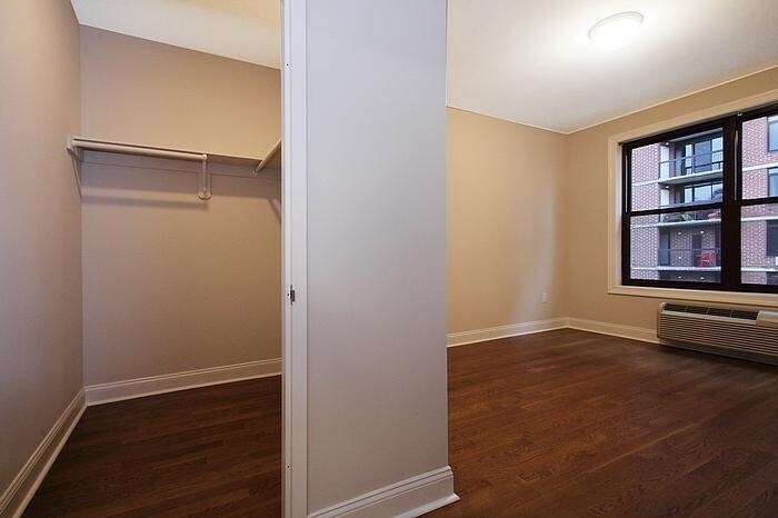 Building Photo - 100 Marshall St