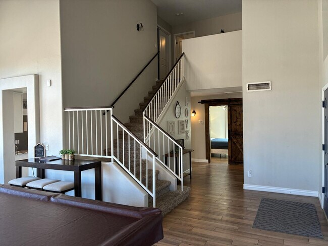 Building Photo - 13717 N 80th Ave