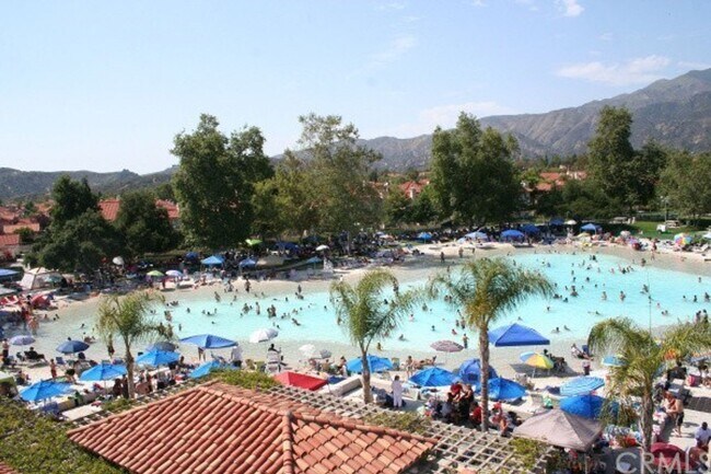 Building Photo - 2 Bed, 2 Bath upper end unit in Beautiful Rancho Santa Margarita