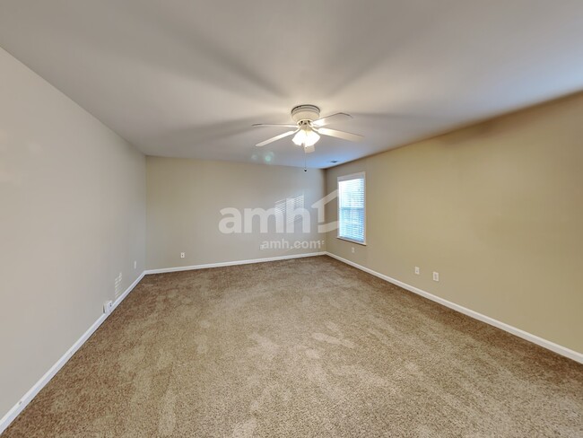 Building Photo - 401 Lochmere Ct