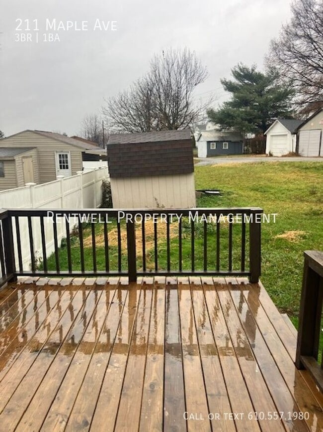 Building Photo - 211 Maple Ave