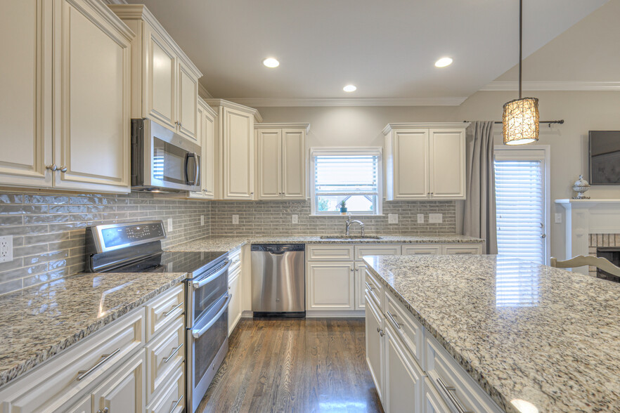 Building Photo - 1020 Claymill Dr