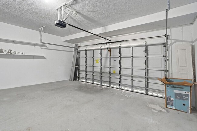 Building Photo - 3422 NW 110th Way