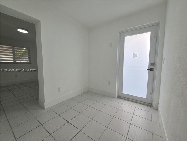 Building Photo - 6240 SW 21st St