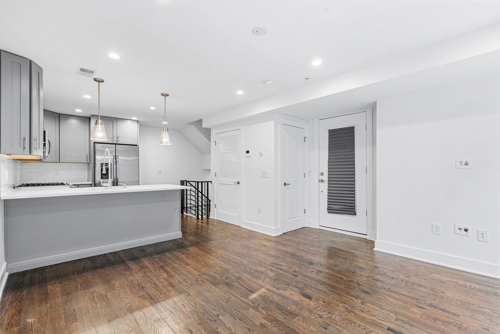 Kitchen/Living - 1649 E Eyre St