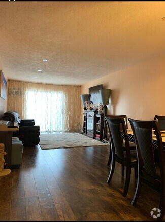 Building Photo - 379 Huse Rd