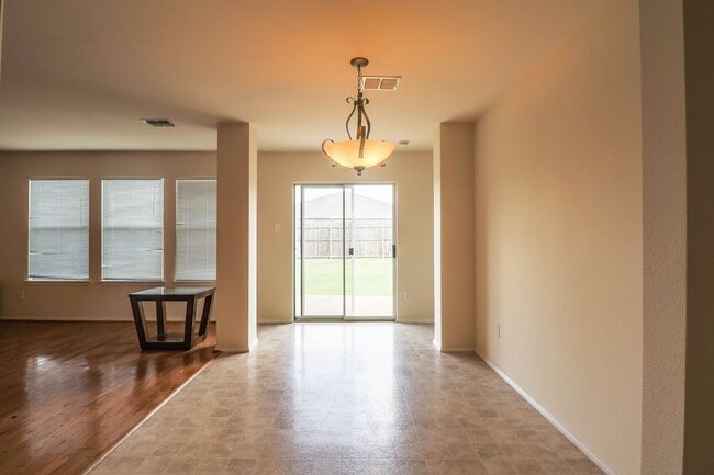 Building Photo - Beautifully crafted 4-2-2 home in the Keller area.