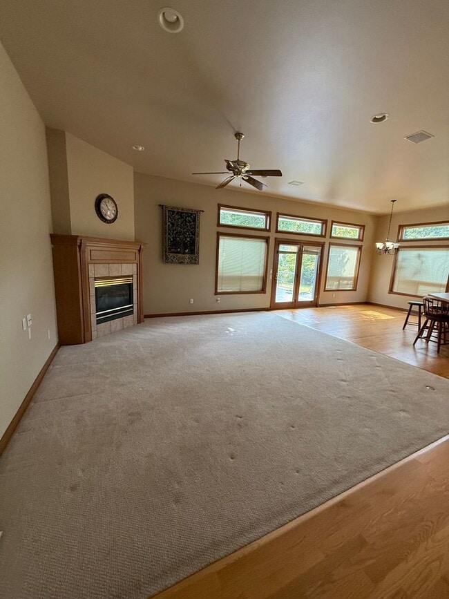 Building Photo - Beautiful Lynden Home!