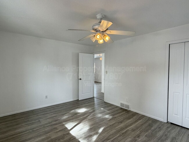 Building Photo - 3280 El Canto Dr