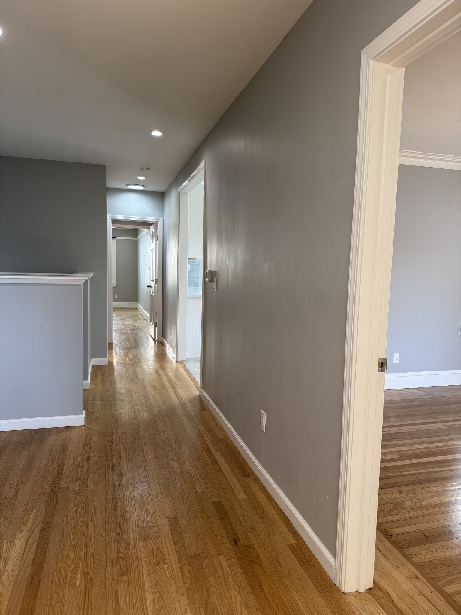 Building Photo - 806 42nd Ave