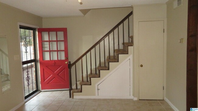 Building Photo - 3937 Montclair Rd