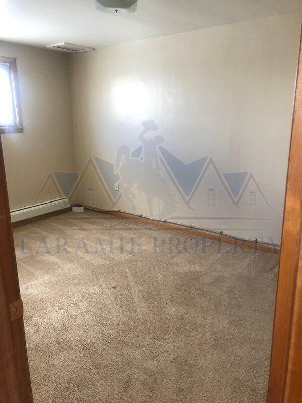 Building Photo - 2525 Vista Dr