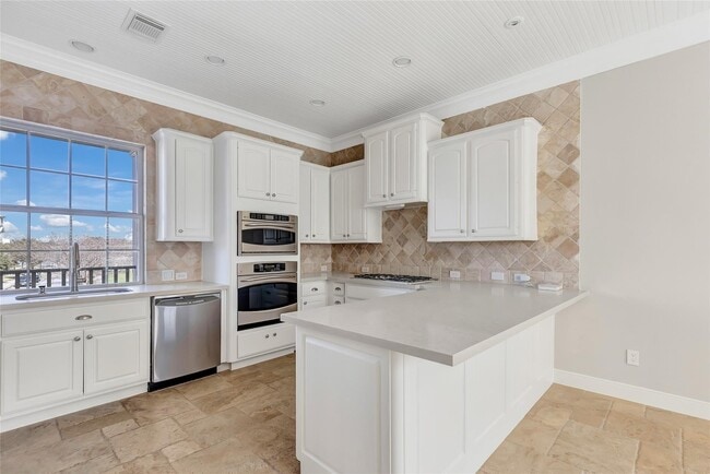 Building Photo - 135 Low Country Ln