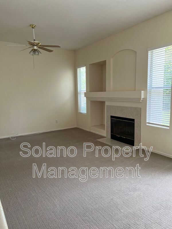 Building Photo - 480 Stern Dr