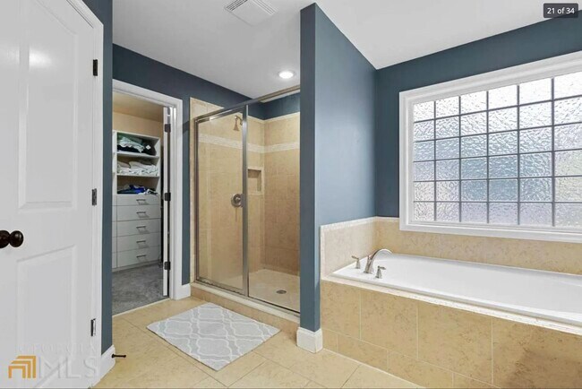 Building Photo - 1094 Mendell Cir NE