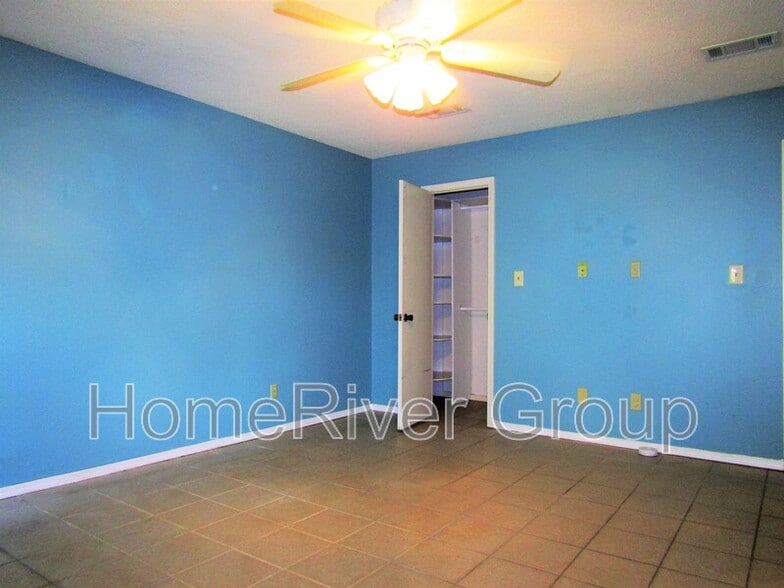 Building Photo - 4737 Kitty Hawk Cir