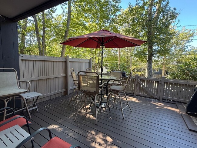 Building Photo - Charming 3-Bedroom Condo in Laconia, NH – ...