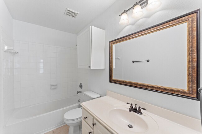 Building Photo - 31 W Greenhill Terrace Pl