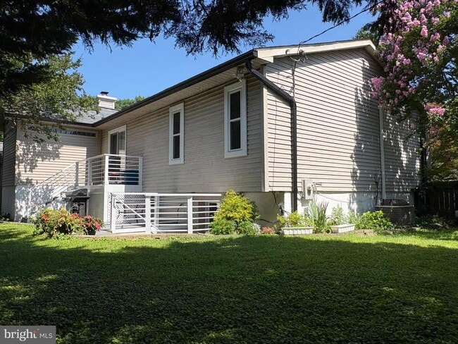 Building Photo - 803 Scott Cir