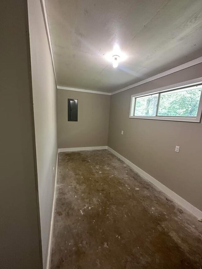 Building Photo - 1317 Moss Hill Dr