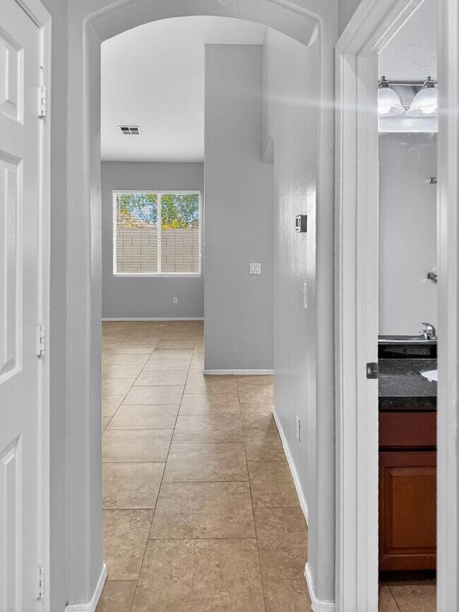 Building Photo - Single level, 4 bed 2 bath in Gilbert