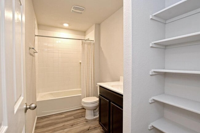 Building Photo - 508 Wyatt Wy