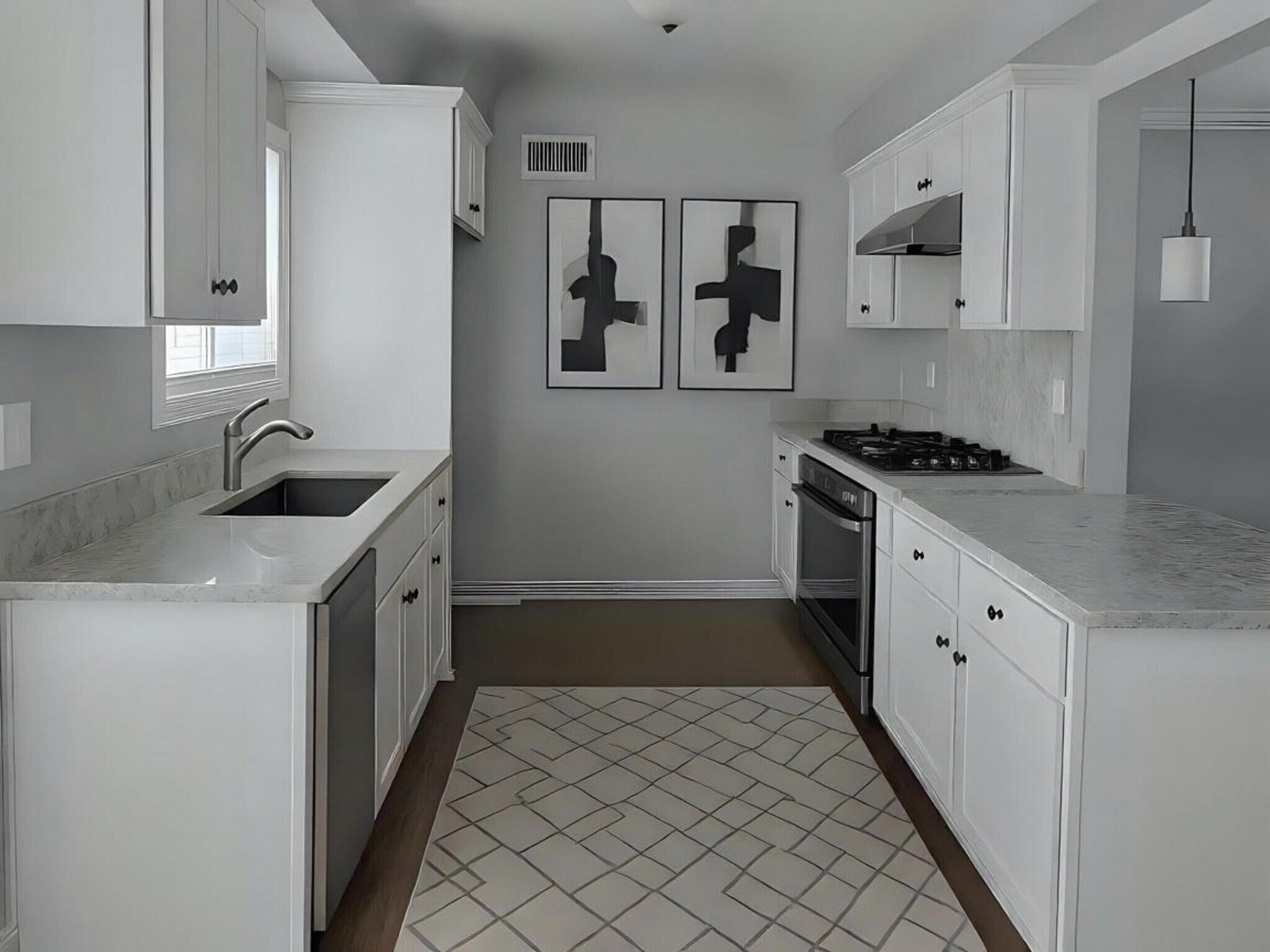 Building Photo - 10239 S 8th Ave