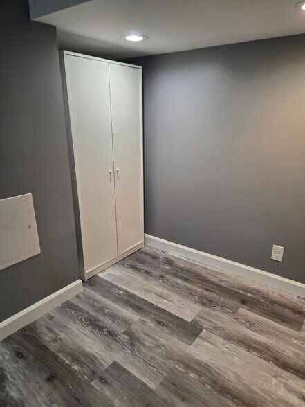 Building Photo - 54 Broadship Rd