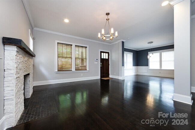 Building Photo - 521 Grandin Rd