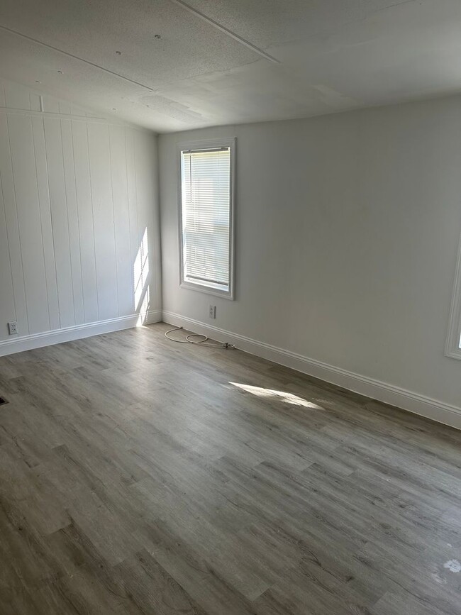 Building Photo - Greenville, 3BD/2.BA, 1536