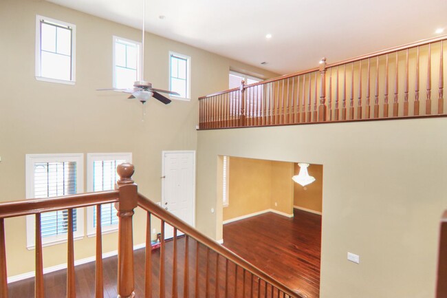 Building Photo - 1212 Lavendar Way