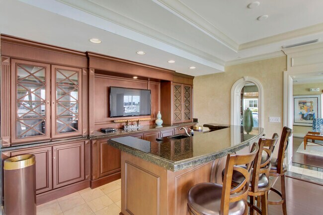 Building Photo - 804 E Windward Way