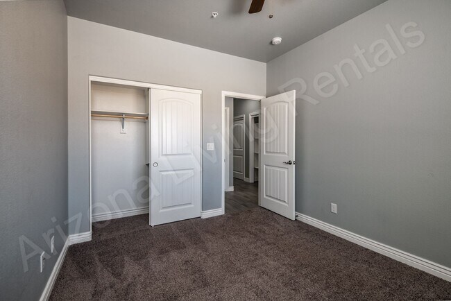 Building Photo - DON'T MISS THIS THREE BEDROOM TOWNHOUSE IN A PRIME LOCATION