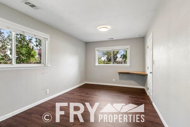 Building Photo - Charming University Hills Home with Oversized 2-Car Garage & Private Backyard