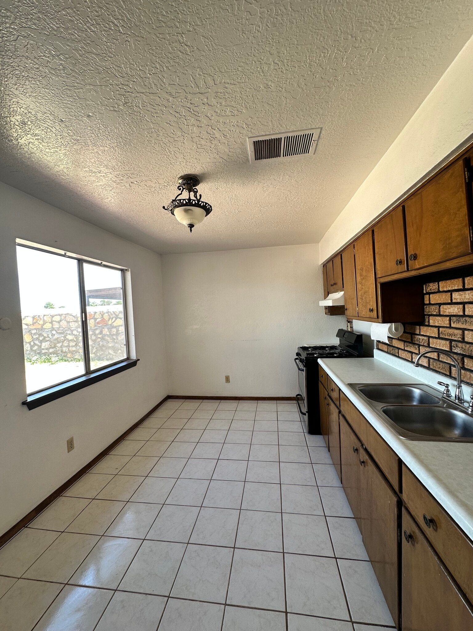 Building Photo - 2613 Schooner Dr