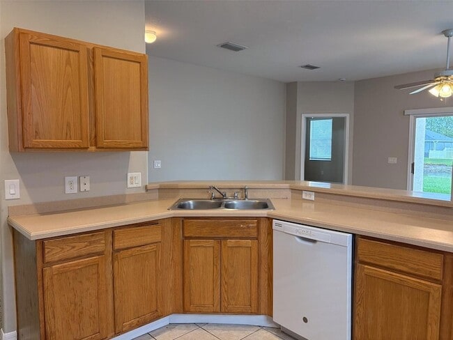 Building Photo - 3922 Washburn Pl