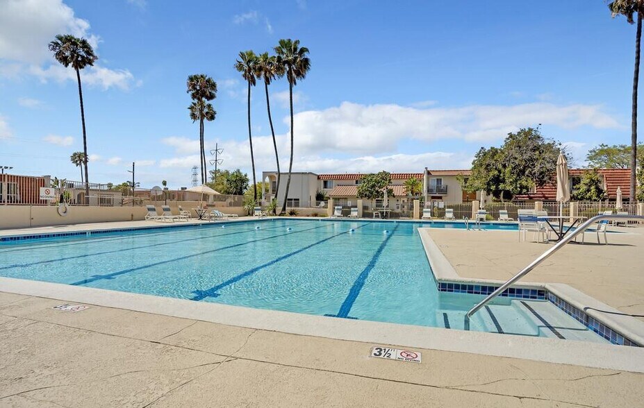 Building Photo - 4030 Mount Acadia Blvd