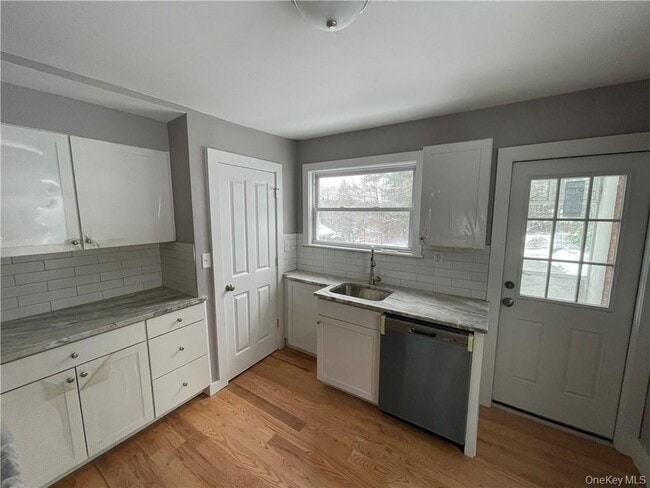 Building Photo - 7 Bonnie Brae Ave