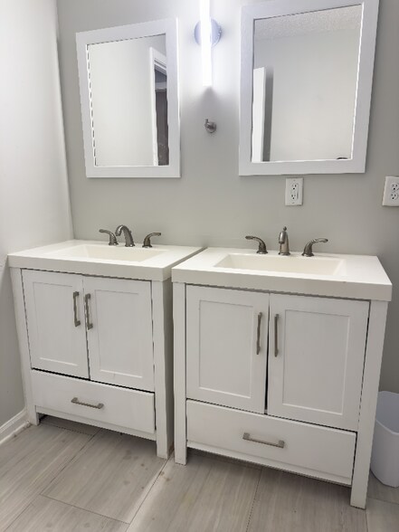 Building Photo - 4937 Highland Ave