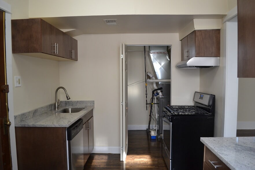 Building Photo - 4820 N Albany Ave