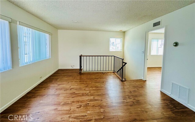 Building Photo - 28 20th Ct
