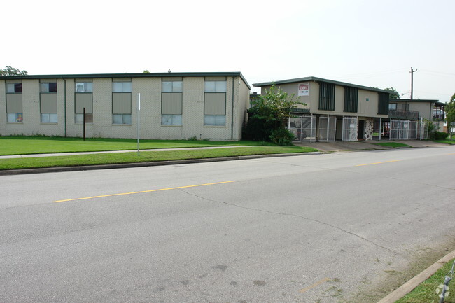 Building Photo - Dumble Apartments